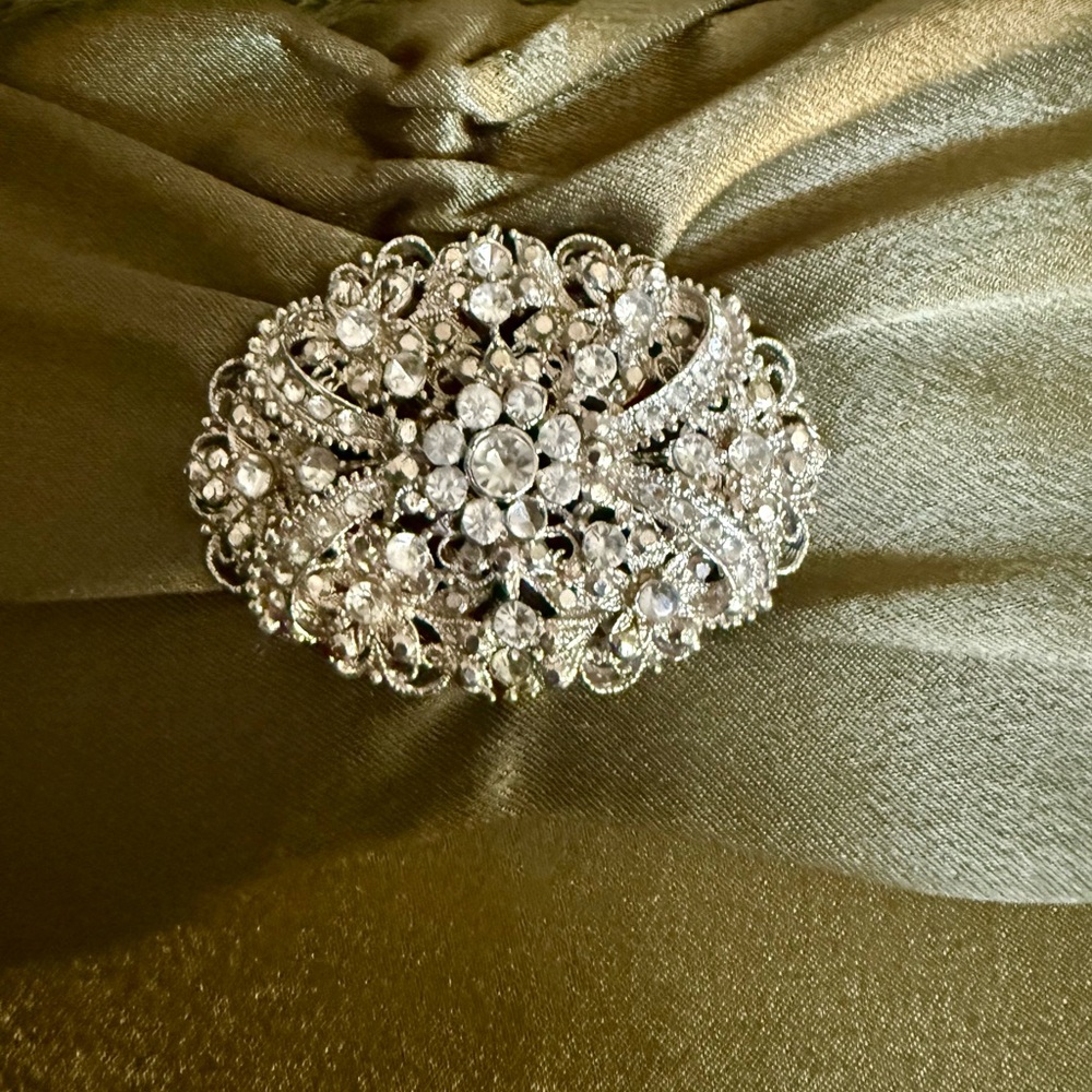 💰SALE Elegant Green Clutch with Rhinestone Brooch